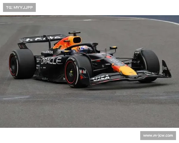 赛季收官战三方争冠，诺里斯、皮亚斯特里、维斯塔潘决战亚斯码头